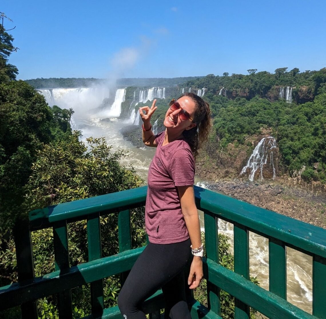 Lili voyageuse au Brésil testant son forfait Free et l'eSIM Holafly à Iguazu