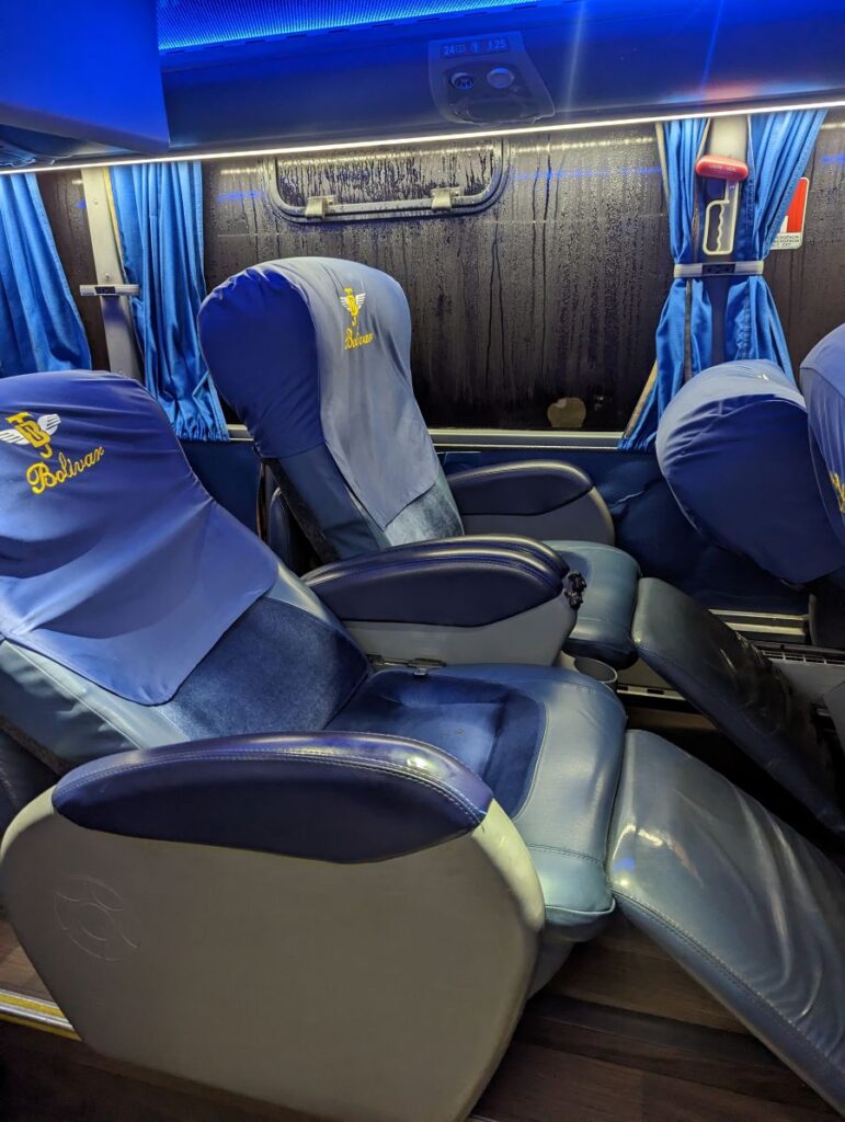 bus cochabamba bolivar sucre la paz bolivie