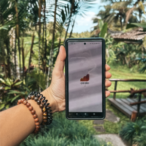 Aurélie de Lili Foodies Travel teste l'application Airalo à Bali pour son comparatif eSIM Holafly vs Airalo