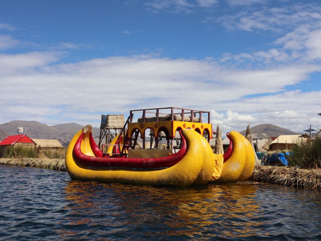 visiter iles uros perou