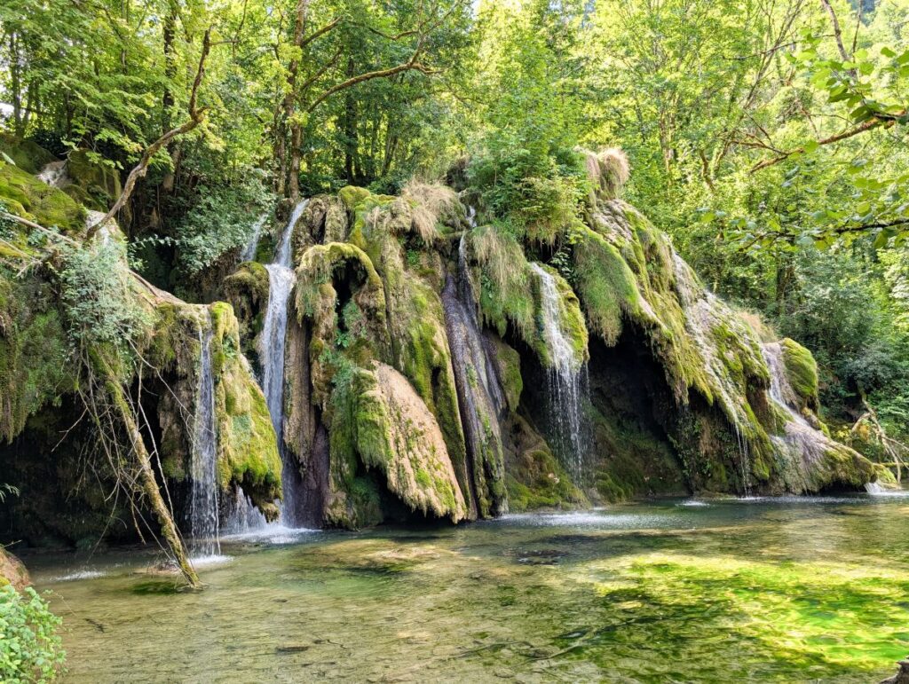 cascade des tufs jura 