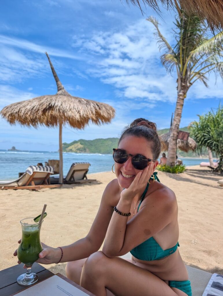 moi lilifoodiestravel a biras beach bar a tempah beach pantai lancing a kuta lombok guide pratique