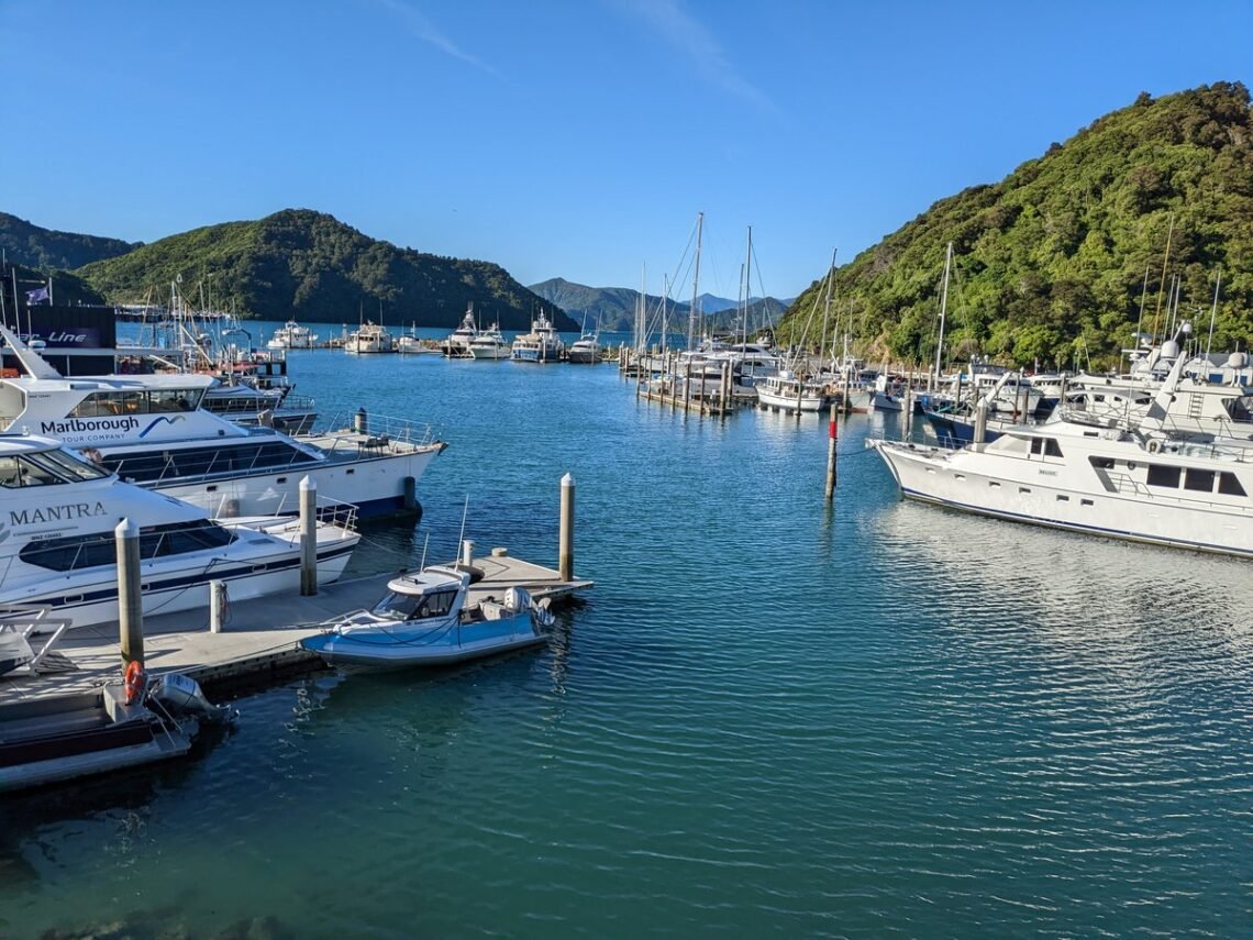 Port de Picton dans les Marlborough Sounds en Nouvelle-Zélande, point de départ du ferry vers Wellington
