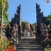 moi lilifoodiestravel devant Brahmavihara Arama magnifique temple bouddhiste a visiter a bali lovina