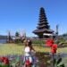 Pura Ulun Danu Bratan avec lilifoodiestravel devant a munduk bali guide complet