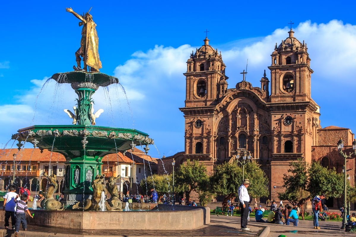 File:Exploring Cusco…Plaza de armas, Centro Historico (8443408703).jpg - Wikimedia Commons