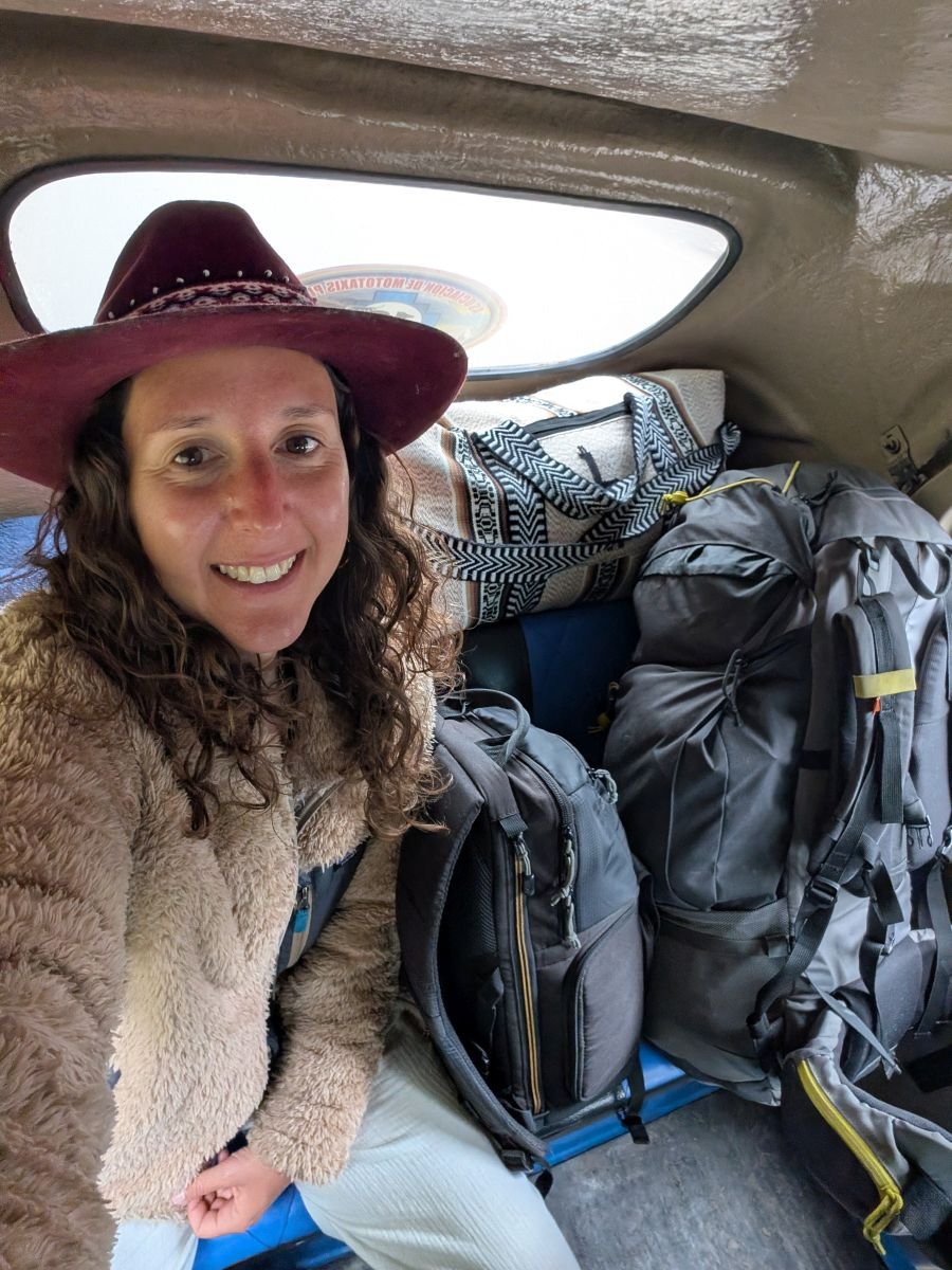 MOI LILIFOODIESTRAVEL DANS COLLECTIVO POUR CUSCO PISAC