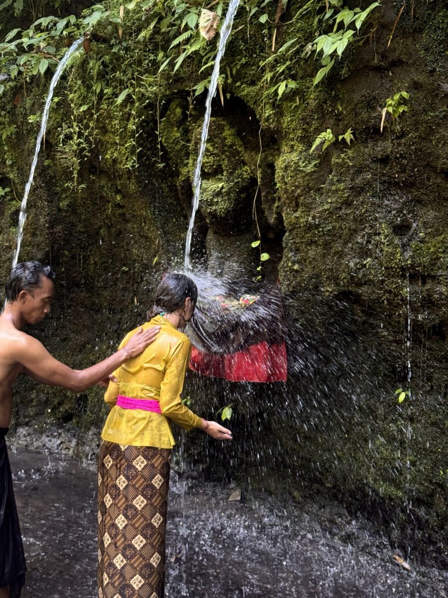 Cérémonie de purification balinaise