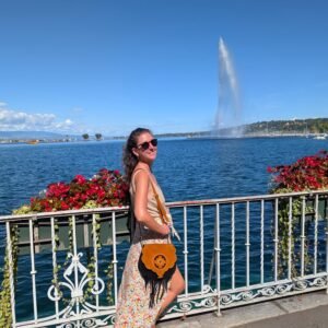 visiter geneve suisse moi lilifoodiestravel sur le lac devant jet d'eau